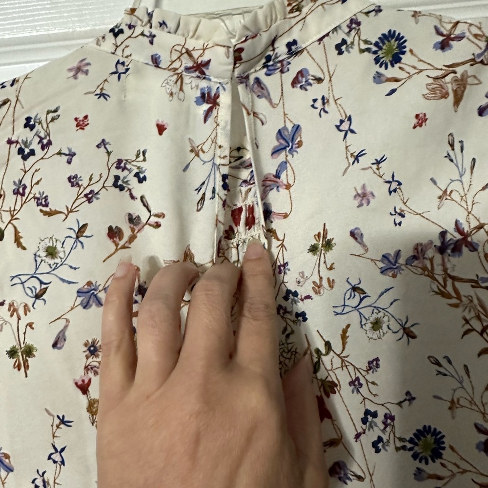 Max Studio Floral Print Sleeveless Blouse - Picture 12 of 15